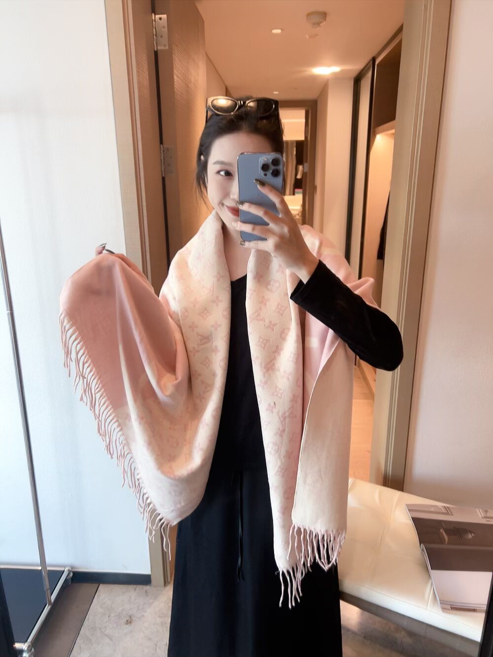 Louis Vuitton Infinity Dots Fringed Shawl — model