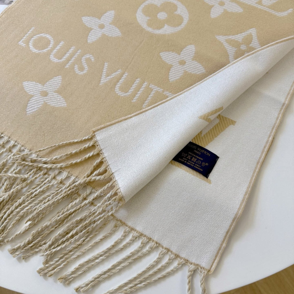 Louis Vuitton Reversible Fringed Scarf — detail