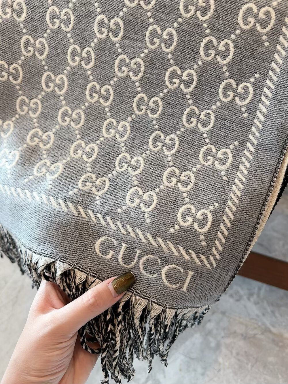 Gucci Brown Beige Jacquard Fringe Scarf — detail