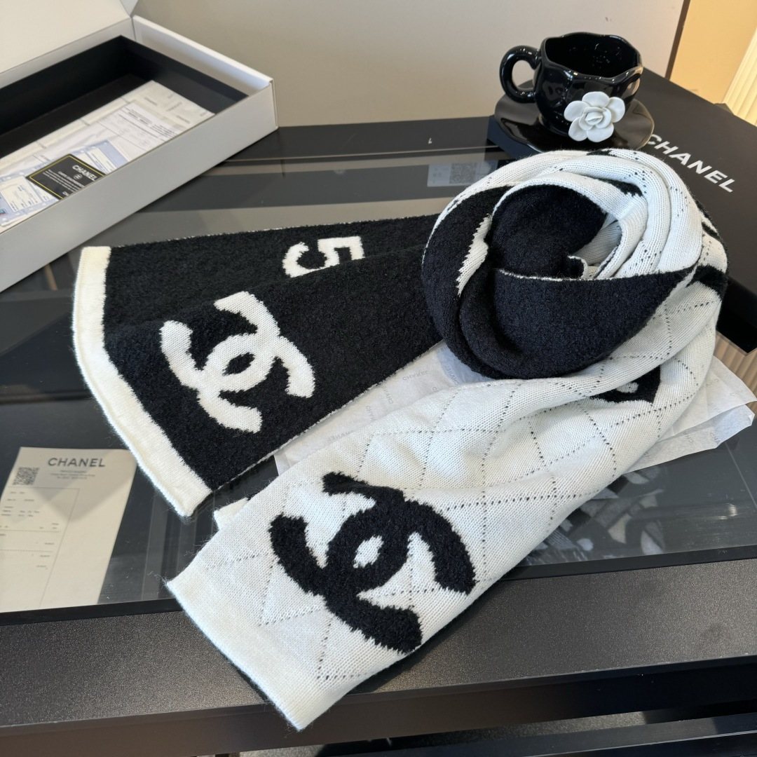 Chanel Logo Motif Knit Scarf — front