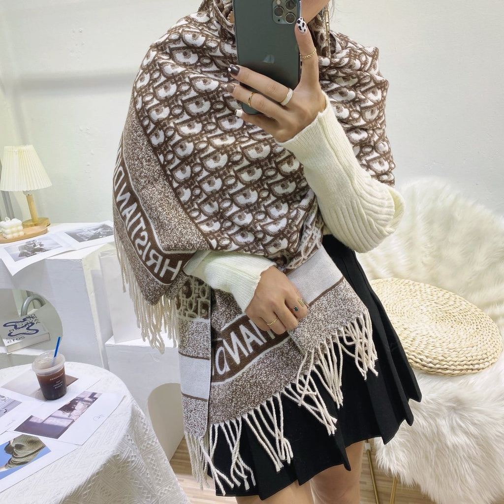 Dior Patterned Fringed Scarf — model