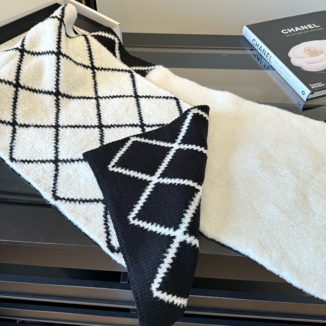 Chanel Ivory & Black Knit Scarf — side