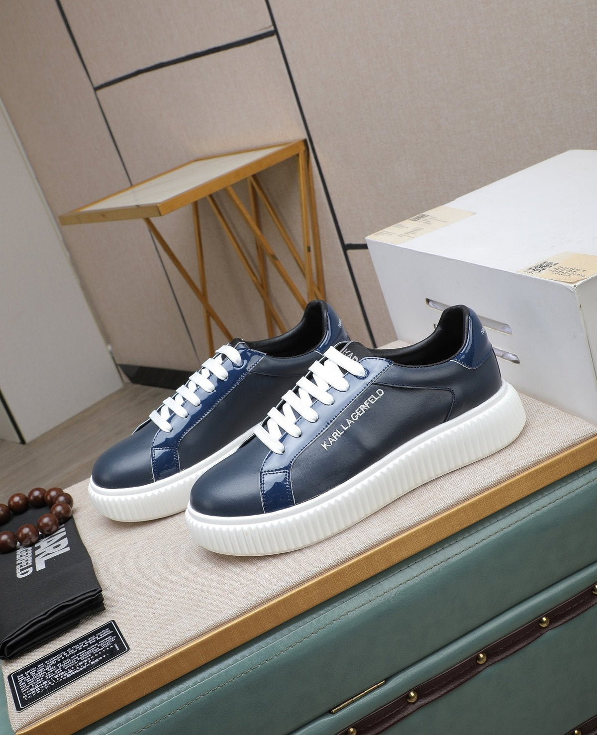 Karl Lagerfeld Low-Top Logo Sneakers — front