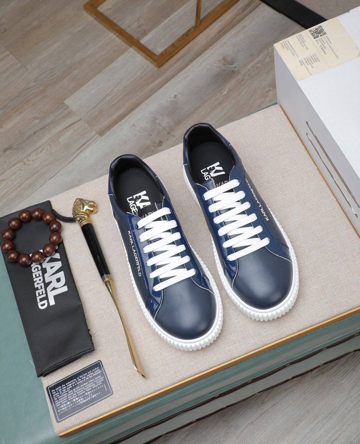 Karl Lagerfeld Low-Top Logo Sneakers — front