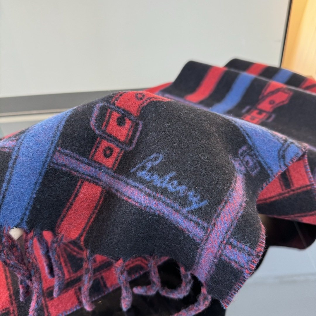 Burberry Geometric Fringed Scarf — detail