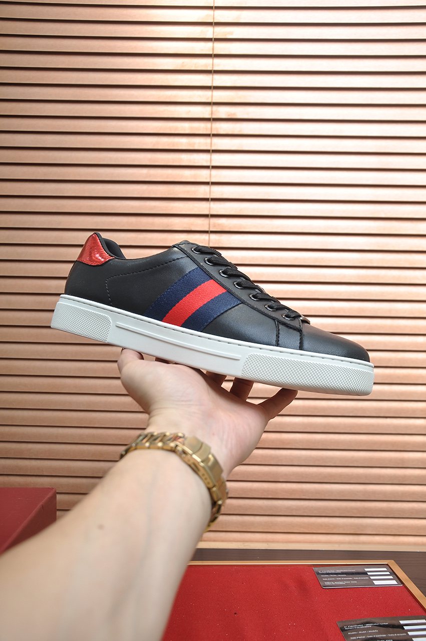 Gucci Striped Low-Top Sneakers — side