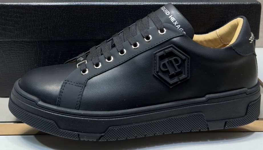 Philipp Plein Hexagon Emblem Sneakers — hero