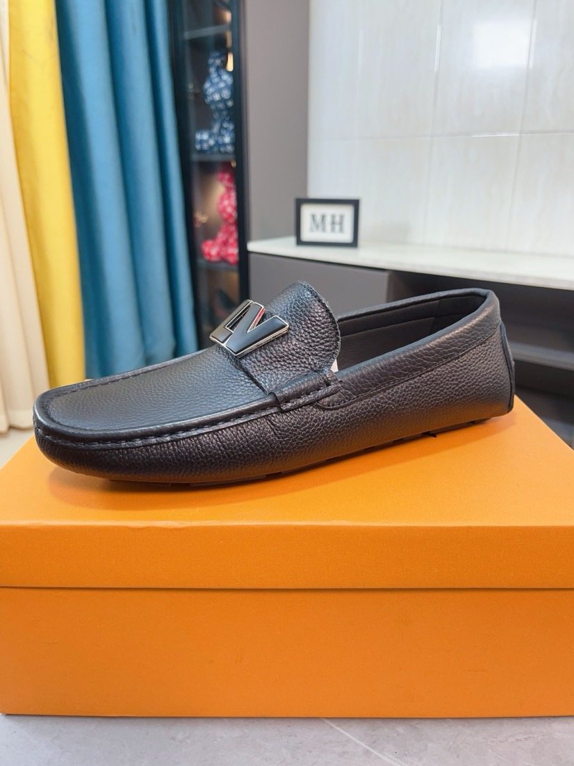 Louis Vuitton Pebbled Metal-Accent Driving Loafers — front