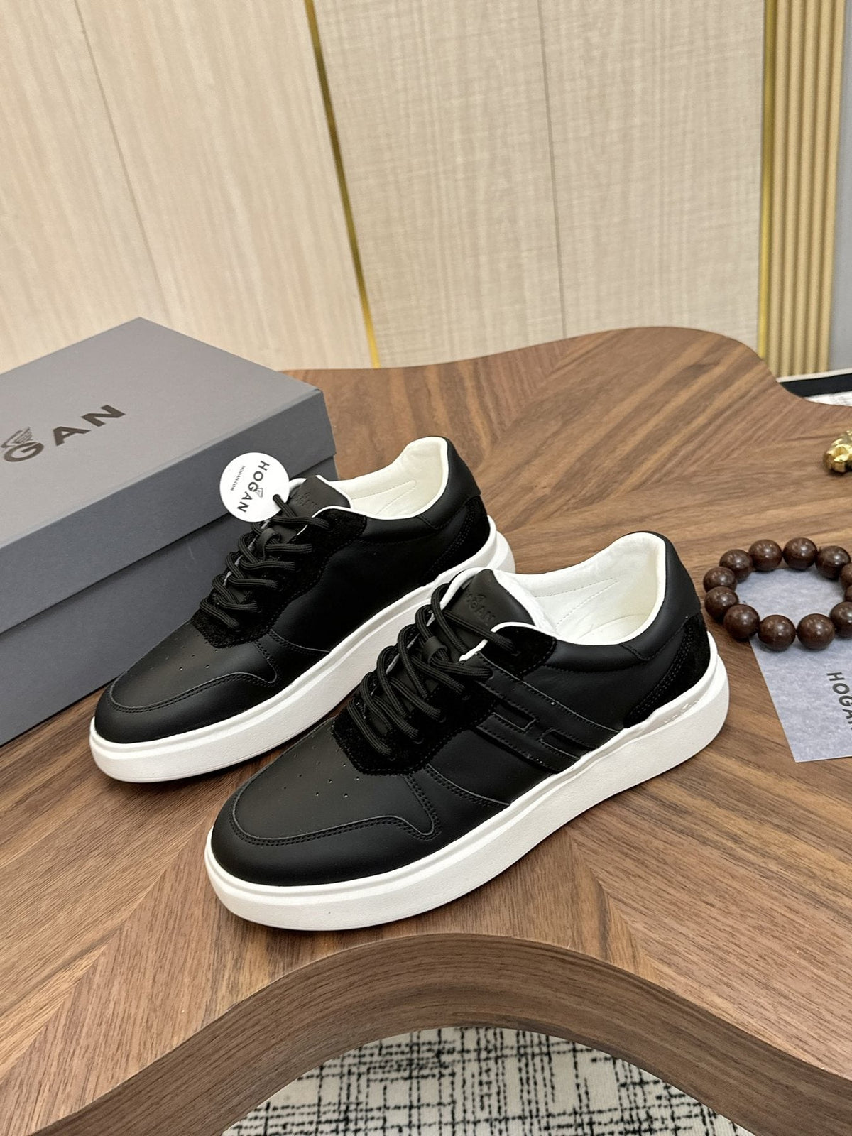 Hogan H580 Color-Block Low-Top Sneakers — front