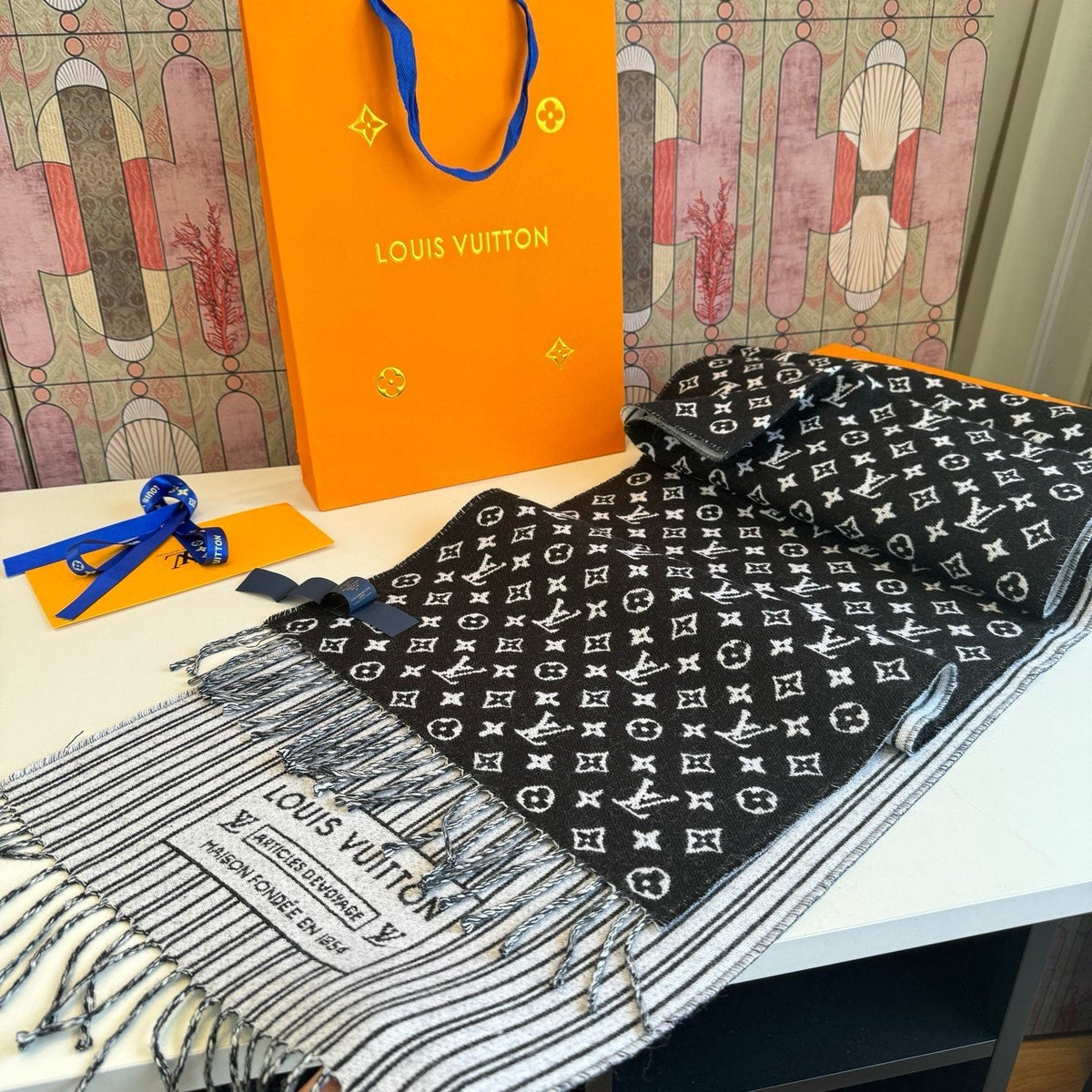 Louis Vuitton My Neverfull Fringe Scarf — side