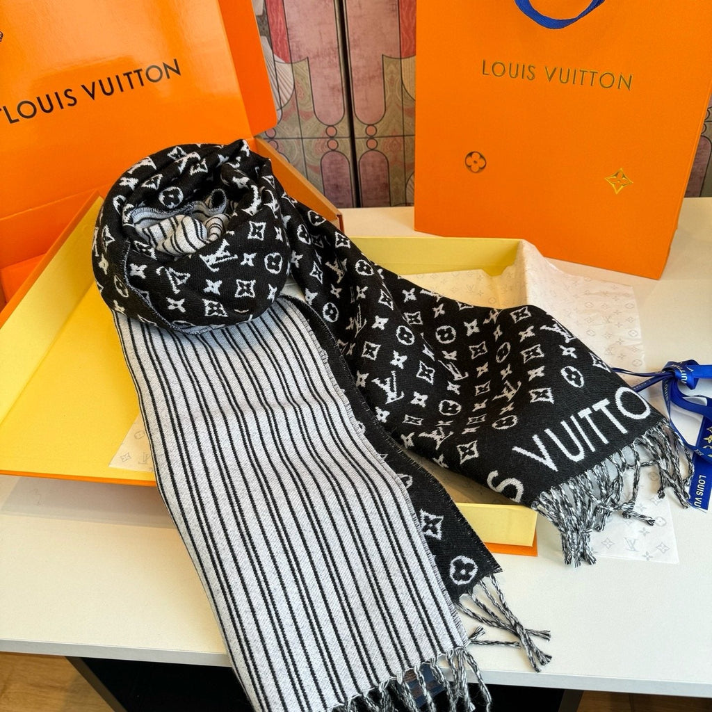 Louis Vuitton My Neverfull Fringe Scarf — side