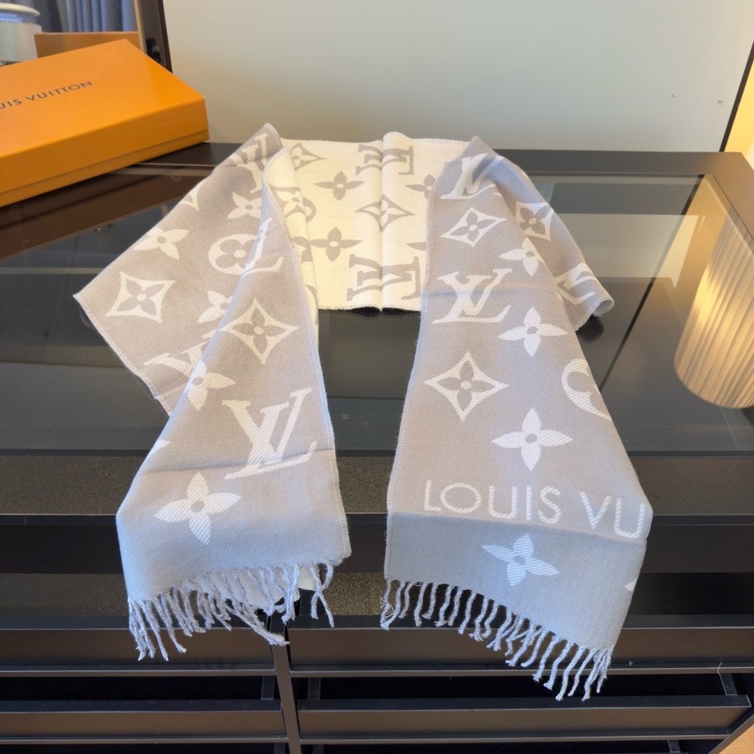 Louis Vuitton Monogram Fringed Scarf — hero