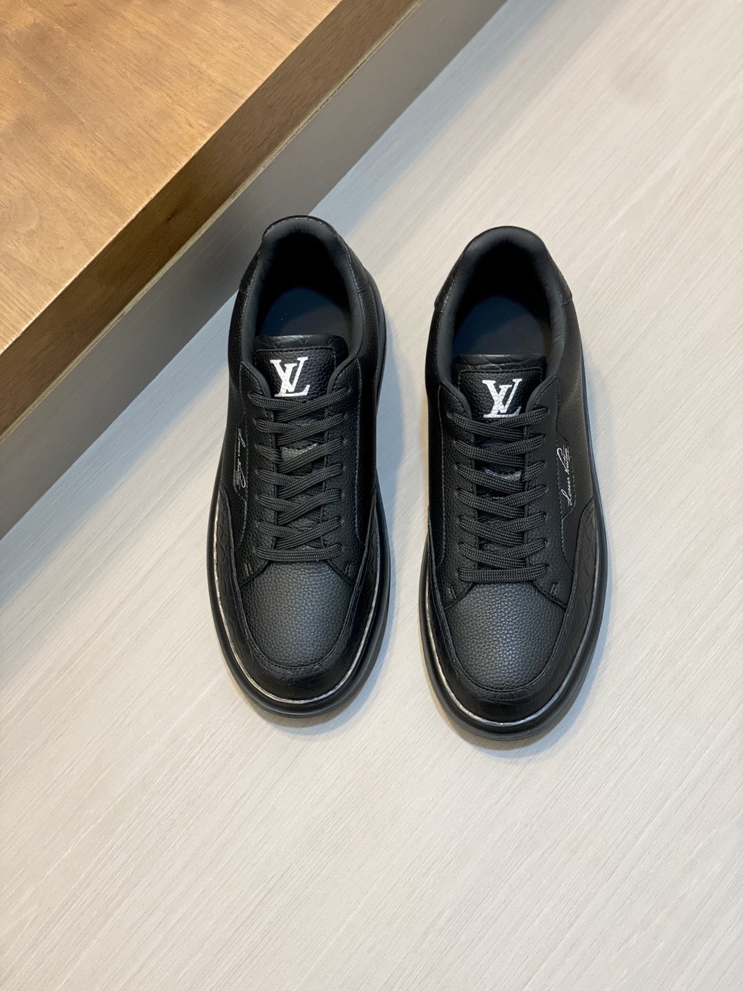 Louis Vuitton Textured Low-Top Sneakers — front