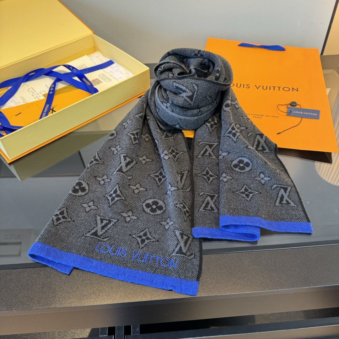 Louis Vuitton Gray Knit Scarf with Contrast Trim — front