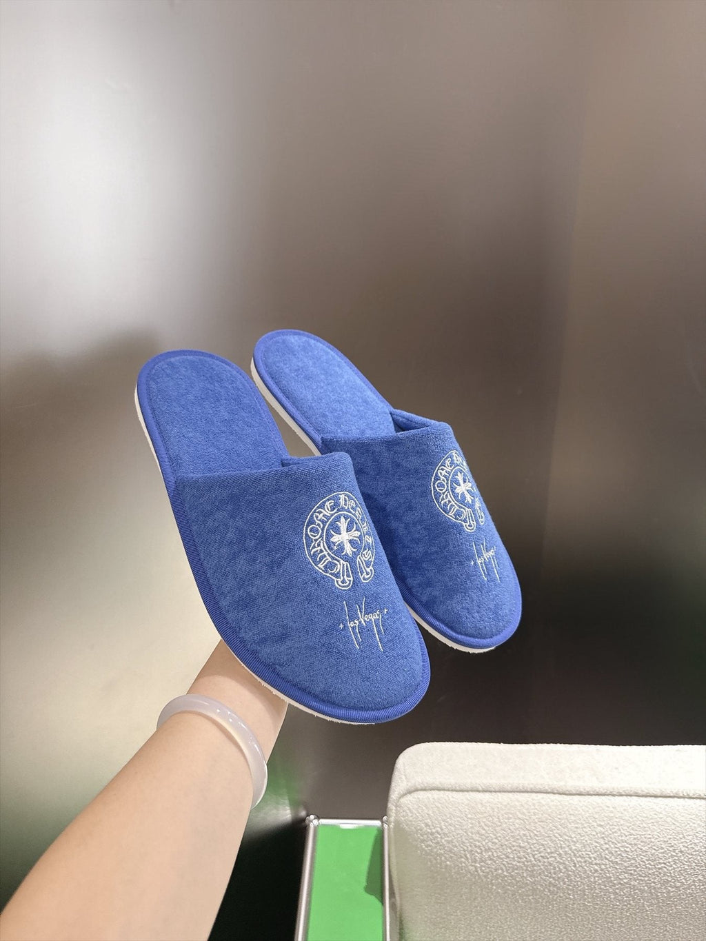 Comehearts Embroidered Open-Back Slippers — model