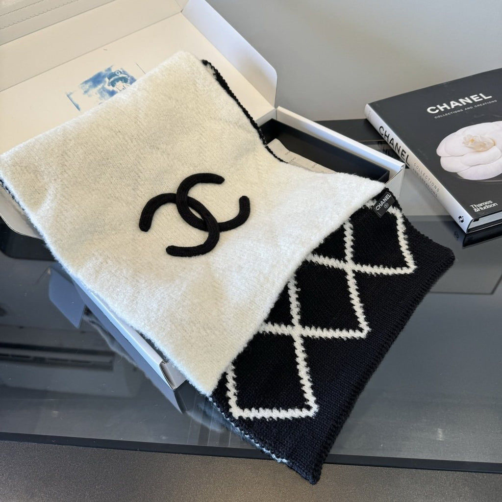 Chanel Reversible Ivory & Black Knit Scarf — front