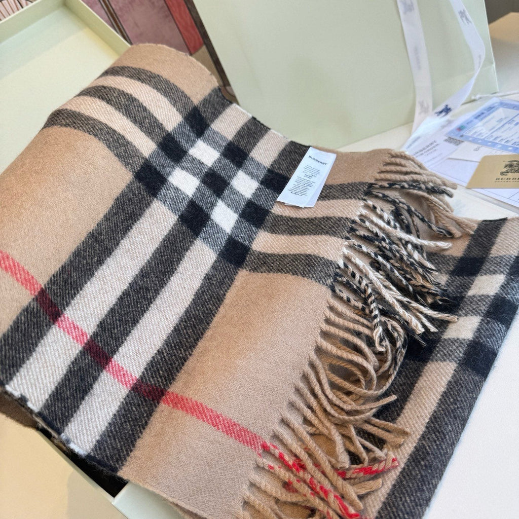Burberry Reversible Check Fringe Scarf — detail