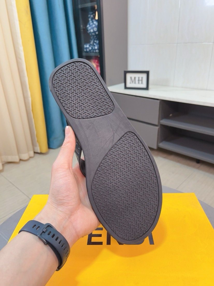 Fendi FF-Pattern Thong Sandals — back