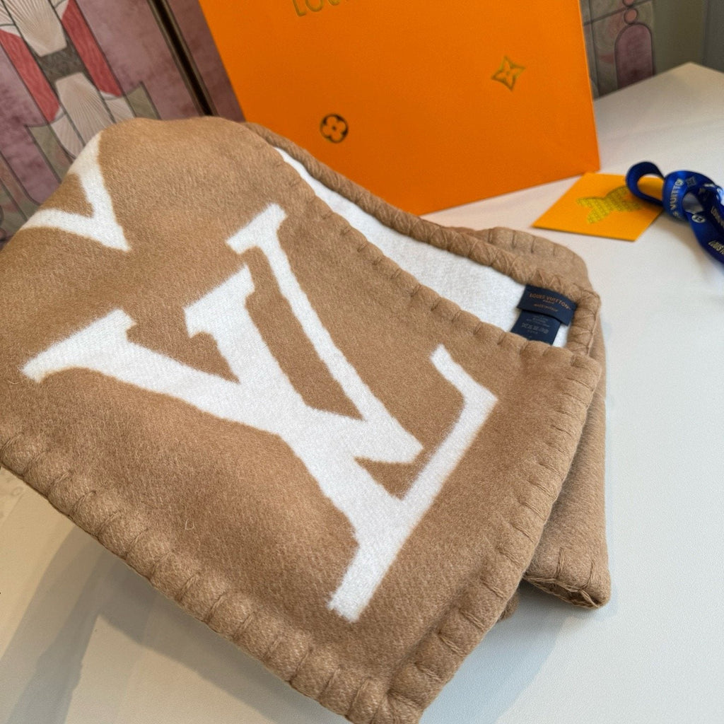 Louis Vuitton Oversized Monogram Fashion Scarf — detail