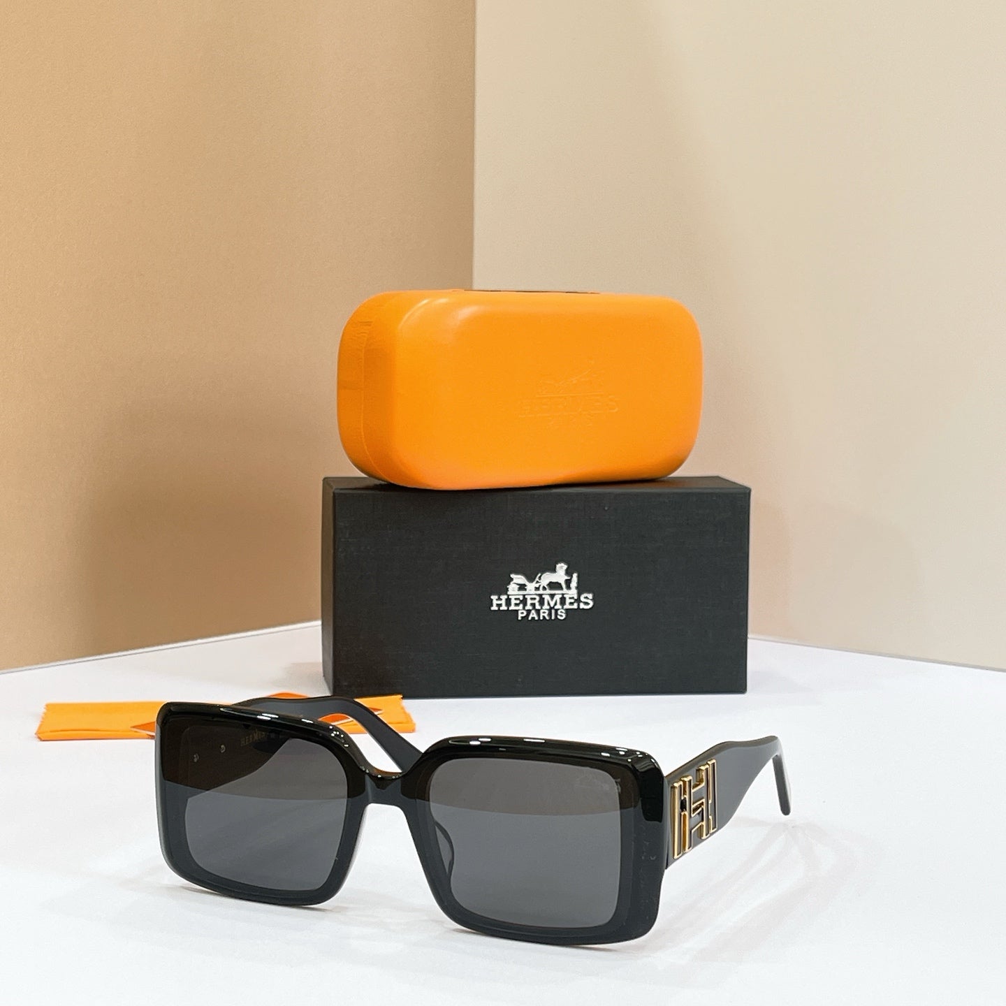 Hermès Sunglasses – 9713