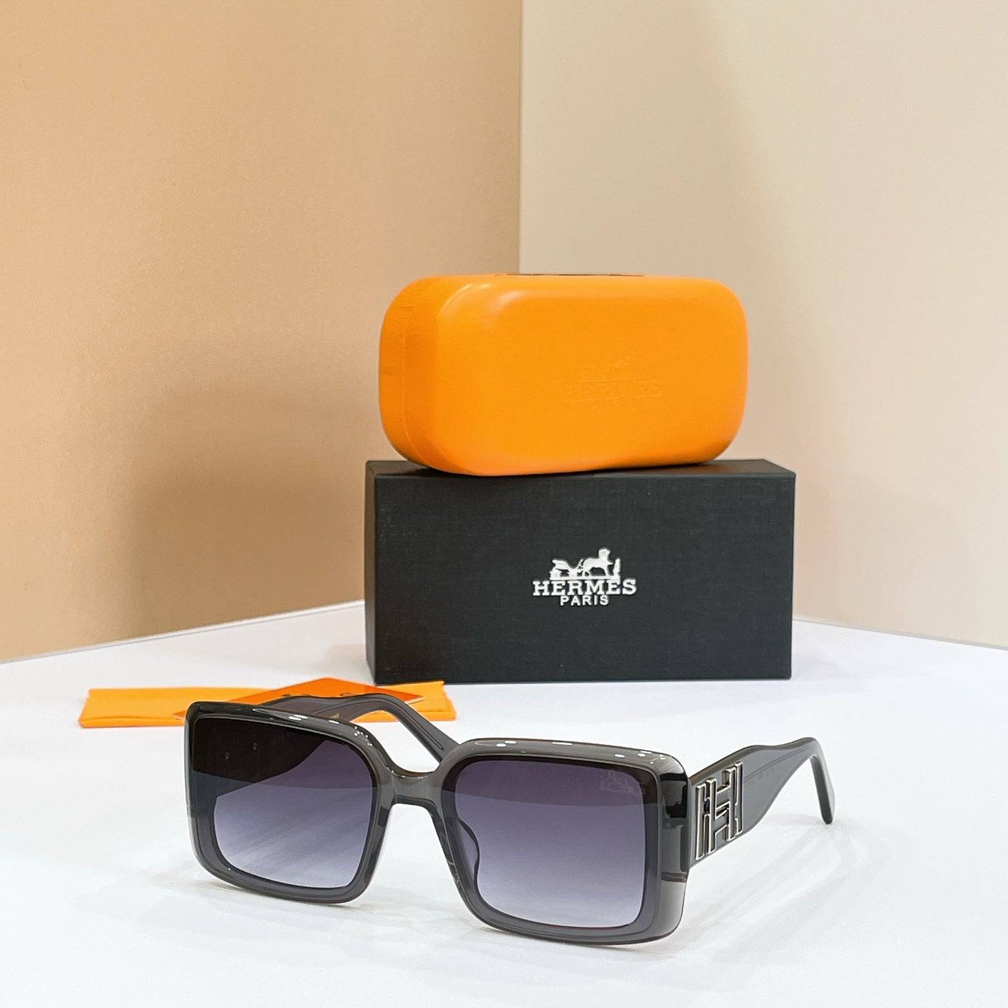 Hermès Sunglasses – 9713