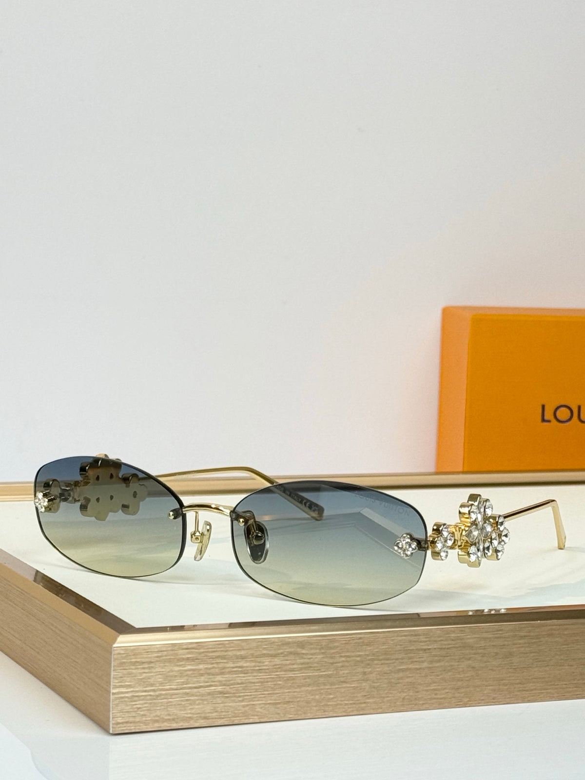 Louis Vuitton Sunglasses – Z3186U