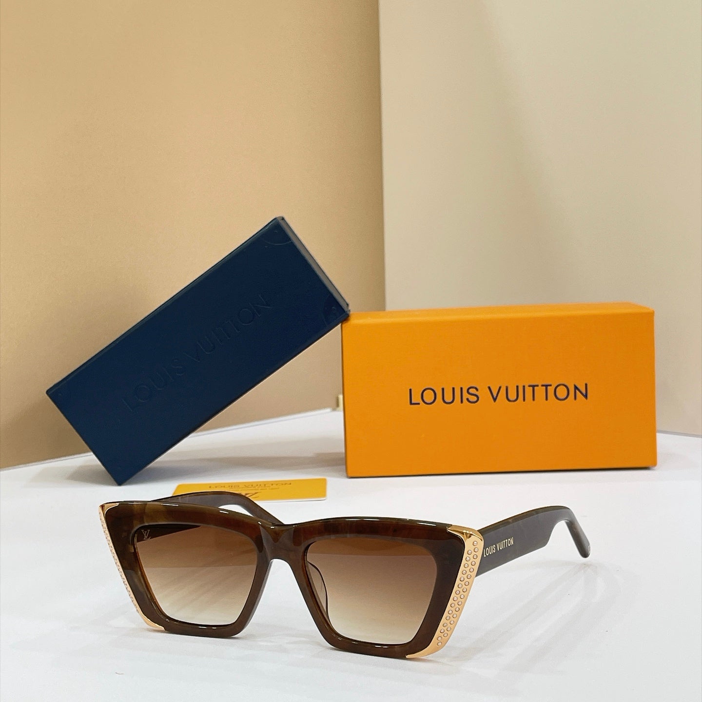 Louis Vuitton Sunglasses – Z1655E