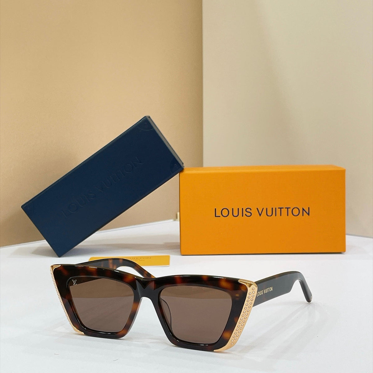 Louis Vuitton Sunglasses – Z1655E
