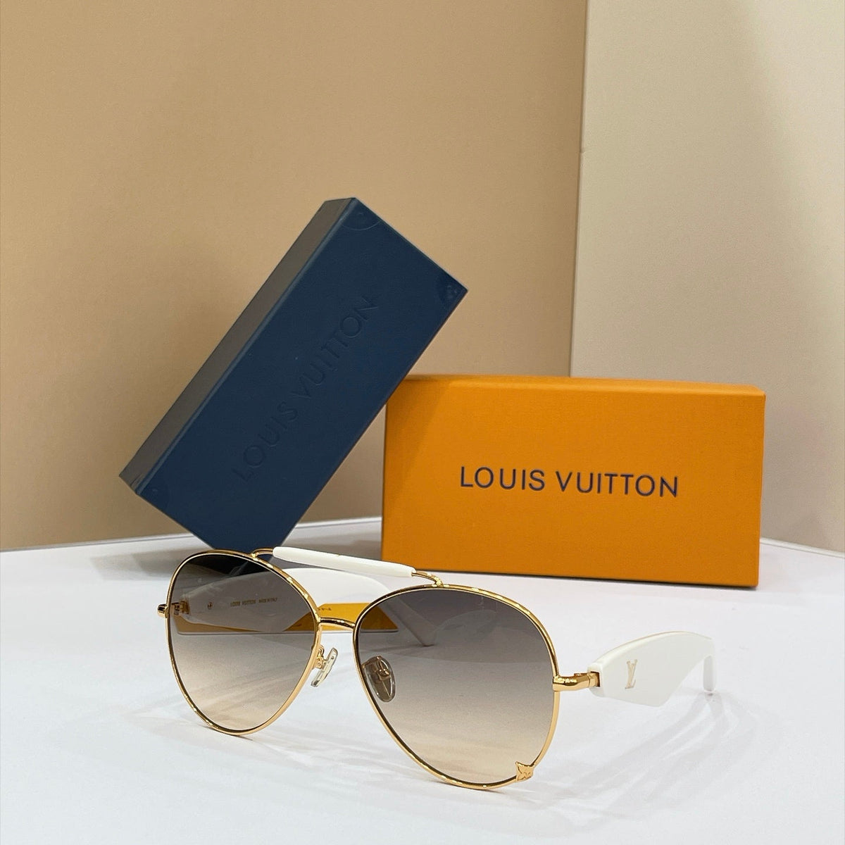 Louis Vuitton Sunglasses – Z3462U